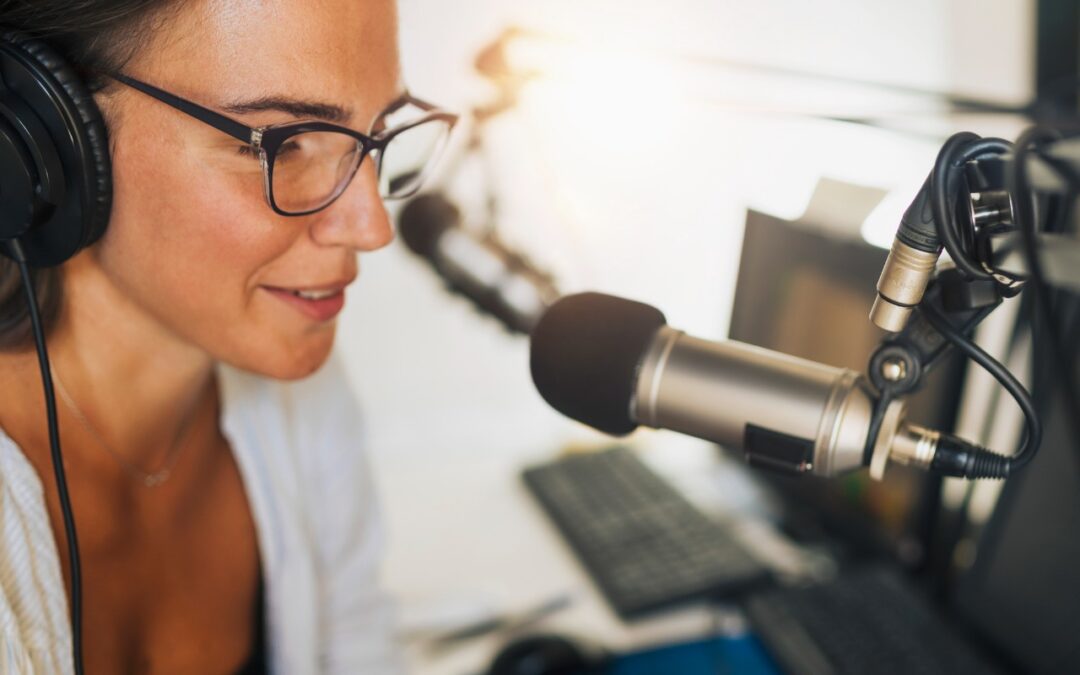 Did you know Apple’s Podcasts app now includes written transcripts? Our tip helps you view the text while you listen, use it to navigate within the audio, search for specific bits, and more. | Go2G2.com