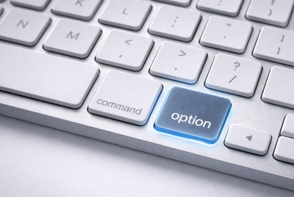 When you Option-click from one app (say, Word or Safari) to another (like Mail), the original app instantly hides itself. | go2g2.com